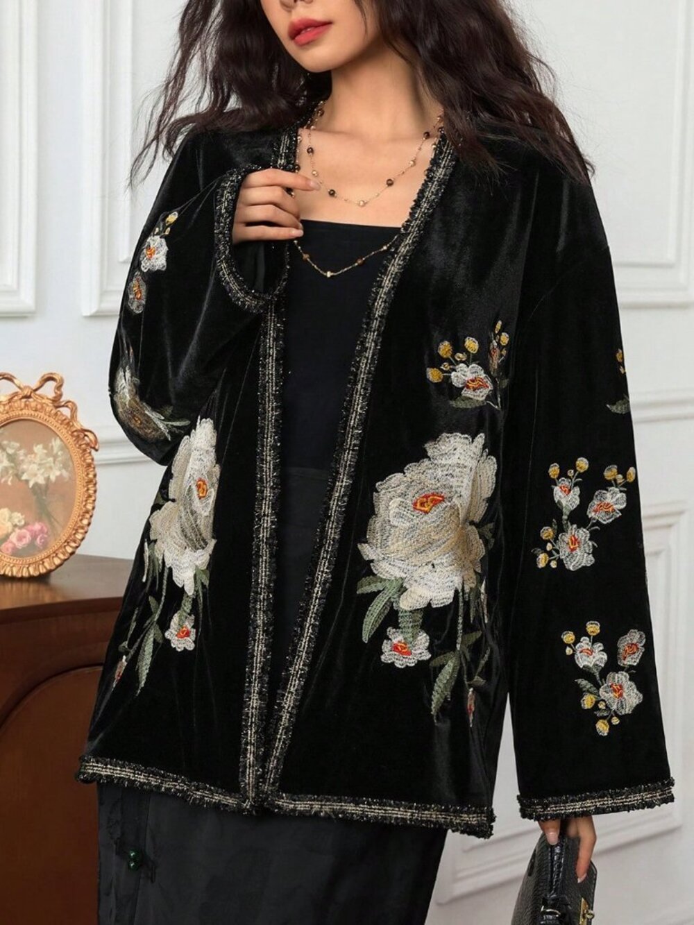 Black Chic Women's Embroidered Floral long Sleeve Jacket - Picture 6 of 8